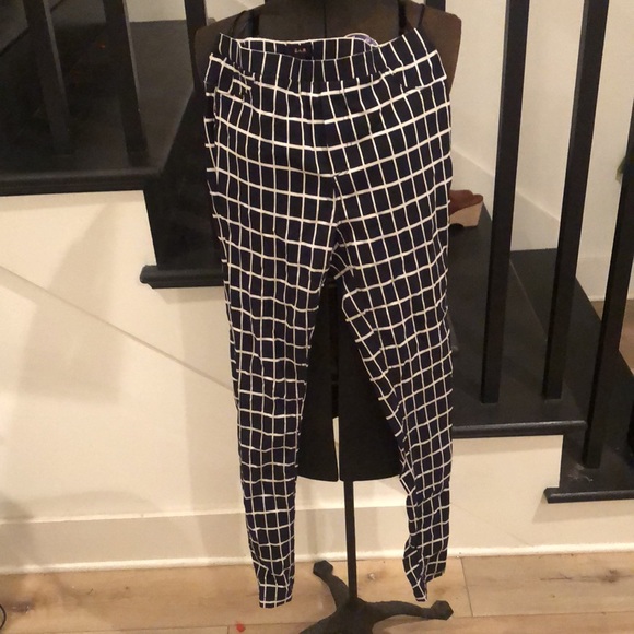 Black and White Stretchy Pants - Picture 3 of 10